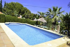 Chalet en venta en Denia, Las Rotas photo 0