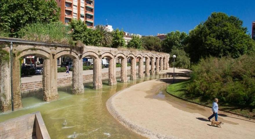 Planta baja en venta en Barcelona, El Camp de l´Arpa del Clot photo 0