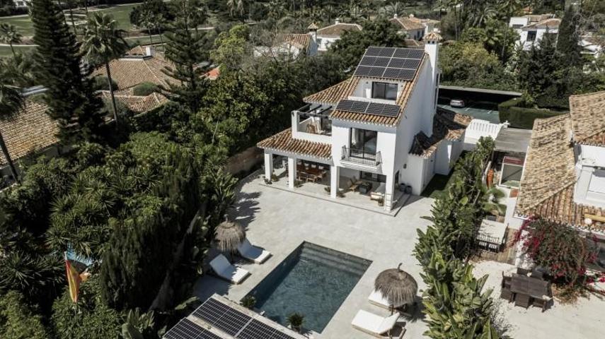 Chalet en venta en Marbella, Nueva Andalucia photo 0