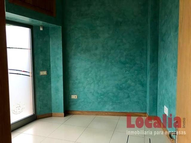 Local comercial en alquiler en Torrelavega photo 0