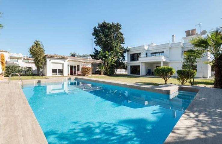 Chalet en alquiler en San Pedro de Alcántara, Cortijo Blanco photo 0