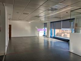 Oficina en alquiler en Badalona, Bufala photo 0