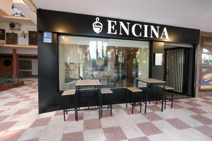 Local comercial en alquiler en Marbella, Costa del Sol Occidental-Área de Marbella photo 0