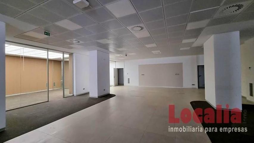 Local comercial en alquiler en Torrelavega, Calle Ruiz Tagle, 39300 photo 0