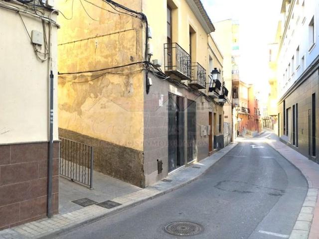 Casa con terreno en venta en Sax photo 0
