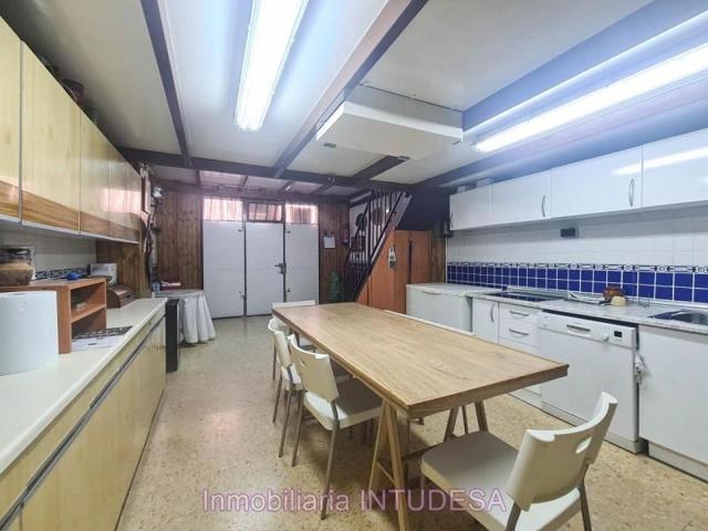 Local comercial en venta en Tudela, Calle Entrefuentes, 31500 photo 0