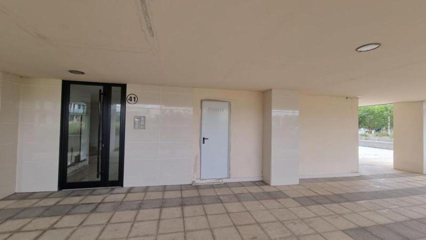 Local comercial en venta en Santa Cruz de Bezana, Avenida de la Libertad, 39108 photo 0