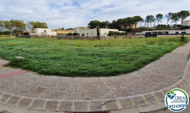 Terreno en venta en Garriguella photo 0