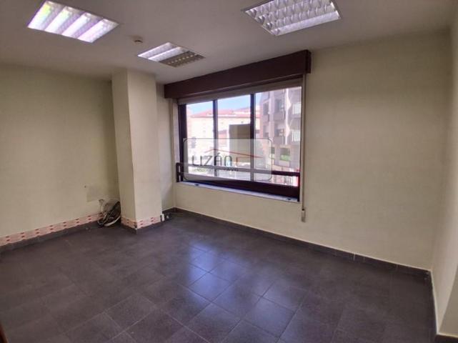 Oficina en venta en Oviedo, Oviedo photo 0
