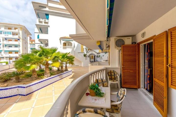 Apartamento en venta en Torrevieja, La Mata photo 0