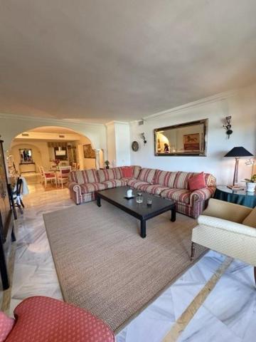 Apartamento en alquiler en Marbella, Los Naranjos photo 0