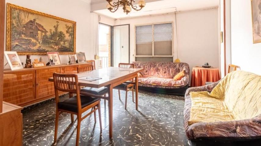 Piso en venta en Oliva photo 0