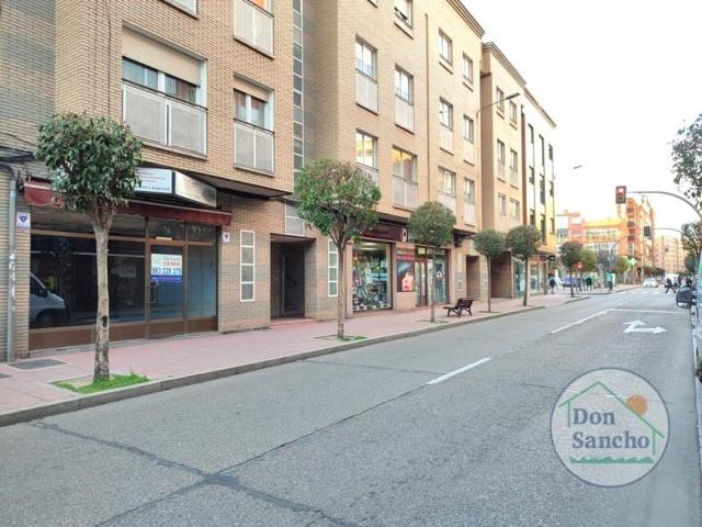 Local comercial en venta en Valladolid photo 0