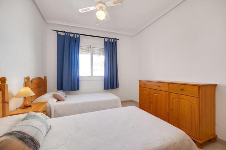 Piso en venta en Torrevieja, Baix Segura photo 0