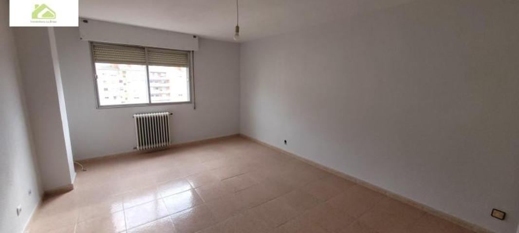 Piso en venta en Zamora, Peña Trevinca photo 0