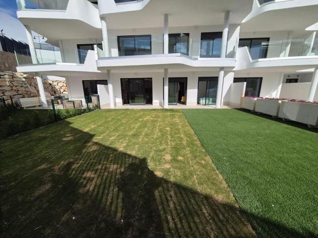 Apartamento en venta en Benalmádena, Higuerón photo 0