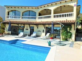 Chalet en venta en Roses photo 0