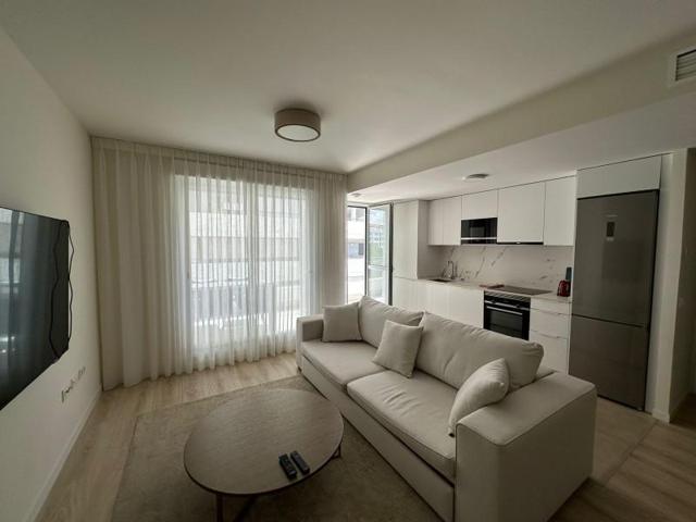 Apartamento en alquiler en Marbella, Nueva Andalucia - La Campana photo 0