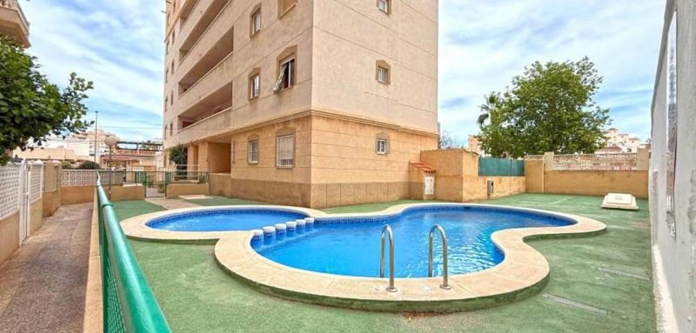 Apartamento en venta en Torrevieja photo 0