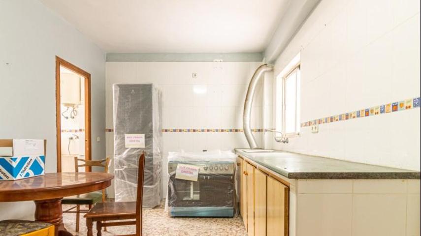Piso en venta en Oliva photo 0