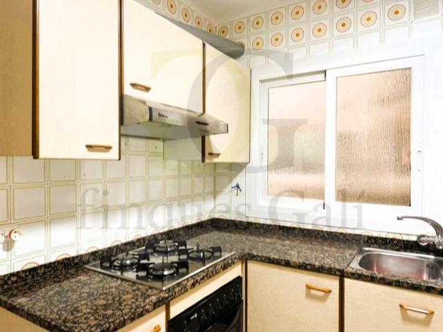 Piso en venta en Sant Vicenç de Castellet photo 0