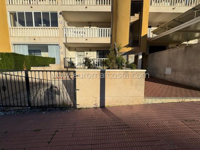 Chalet en venta en Orihuela Costa photo 0