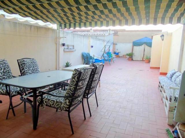 Piso en venta en Canals, CASCO URBANO photo 0