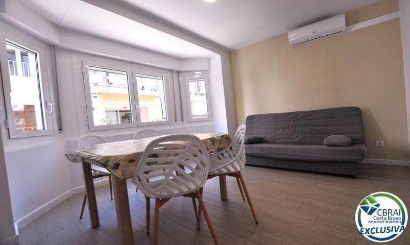 Apartamento en venta en Roses photo 0