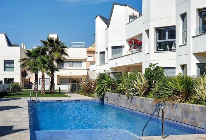 Apartamento en venta en Torrevieja photo 0