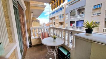 Piso en venta en Torrevieja, Centro photo 0
