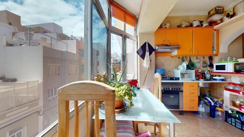 Apartamento en venta en Las Palmas de Gran Canaria, Las Canteras photo 0