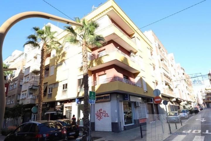 Apartamento en venta en Torrevieja, Torrevieja photo 0