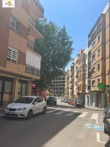 Local comercial en venta en Valencia, Benicalap photo 0