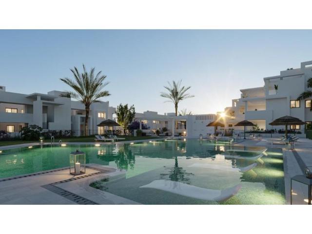 Apartamento en venta en Estepona, Guadalobón photo 0