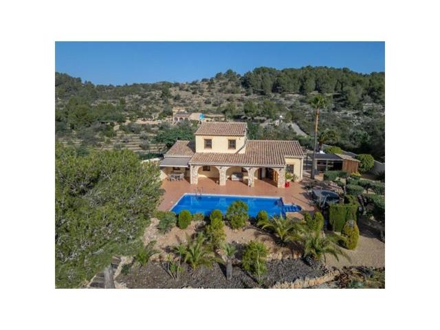 Chalet en venta en Benissa photo 0