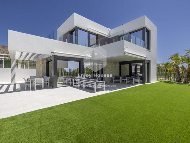 Chalet en venta en Finestrat photo 0