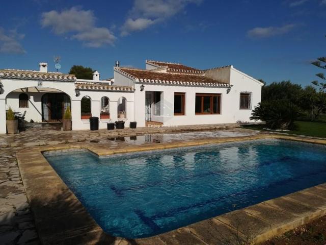 Chalet en venta en Jávea-Xàbia photo 0