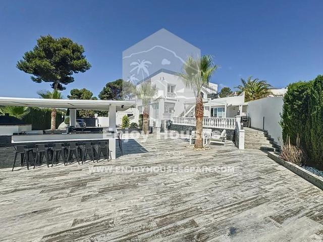 Chalet en venta en Moraira photo 0