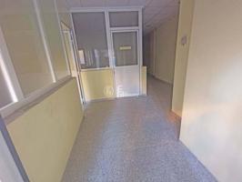 Local comercial en alquiler en Lleida, Segrià photo 0