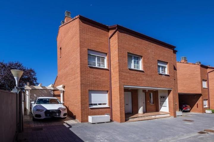 Adosada en venta en Calatayud, Calle Sierra de Armantes, 50300 photo 0