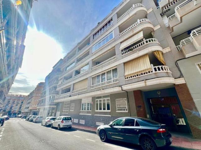 Apartamento en venta en Torrevieja photo 0