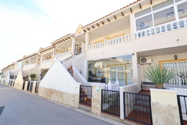 Bungalow en venta en Orihuela Costa, Cabo Roig photo 0