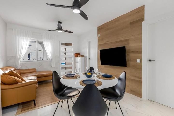 Apartamento en venta en Torrevieja photo 0