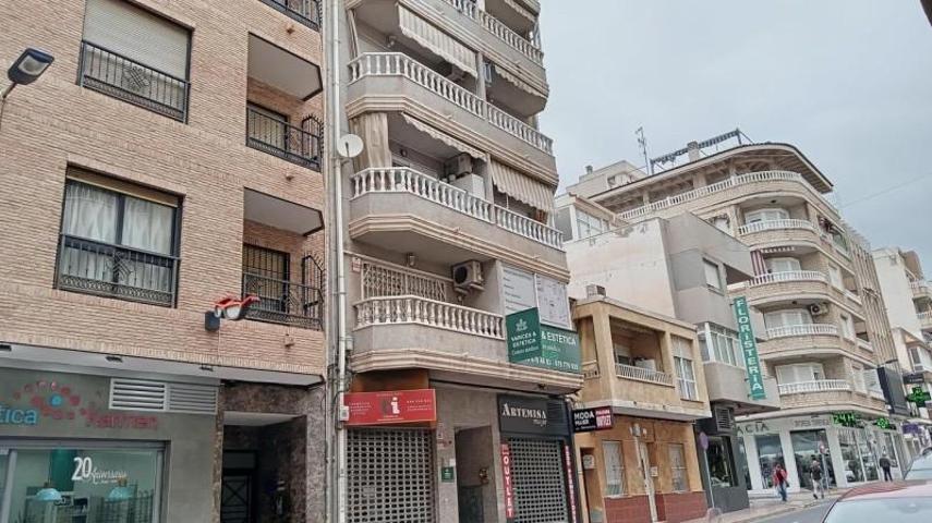 Apartamento en venta en Torrevieja photo 0