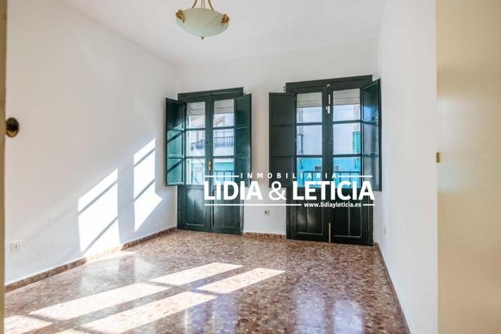 Casa en venta en Alcalá de Guadaira, Centro photo 0