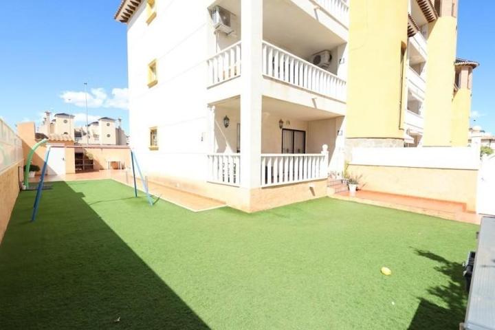 Bungalow en venta en Orihuela Costa, Lomas de Cabo Roig photo 0