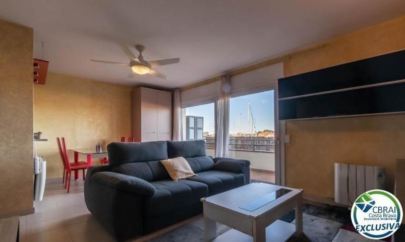 Apartamento en venta en Roses, Santa Margarida photo 0