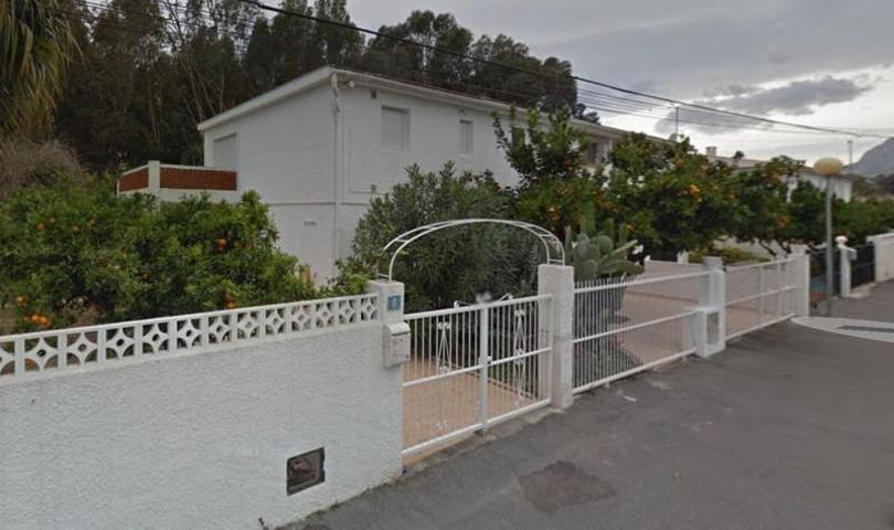 Bungalow en venta en Alfaz del Pi, Albir photo 0