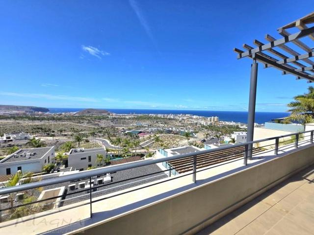 Apartamento en venta en Adeje photo 0