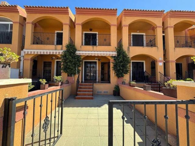Adosada en venta en Torrevieja photo 0